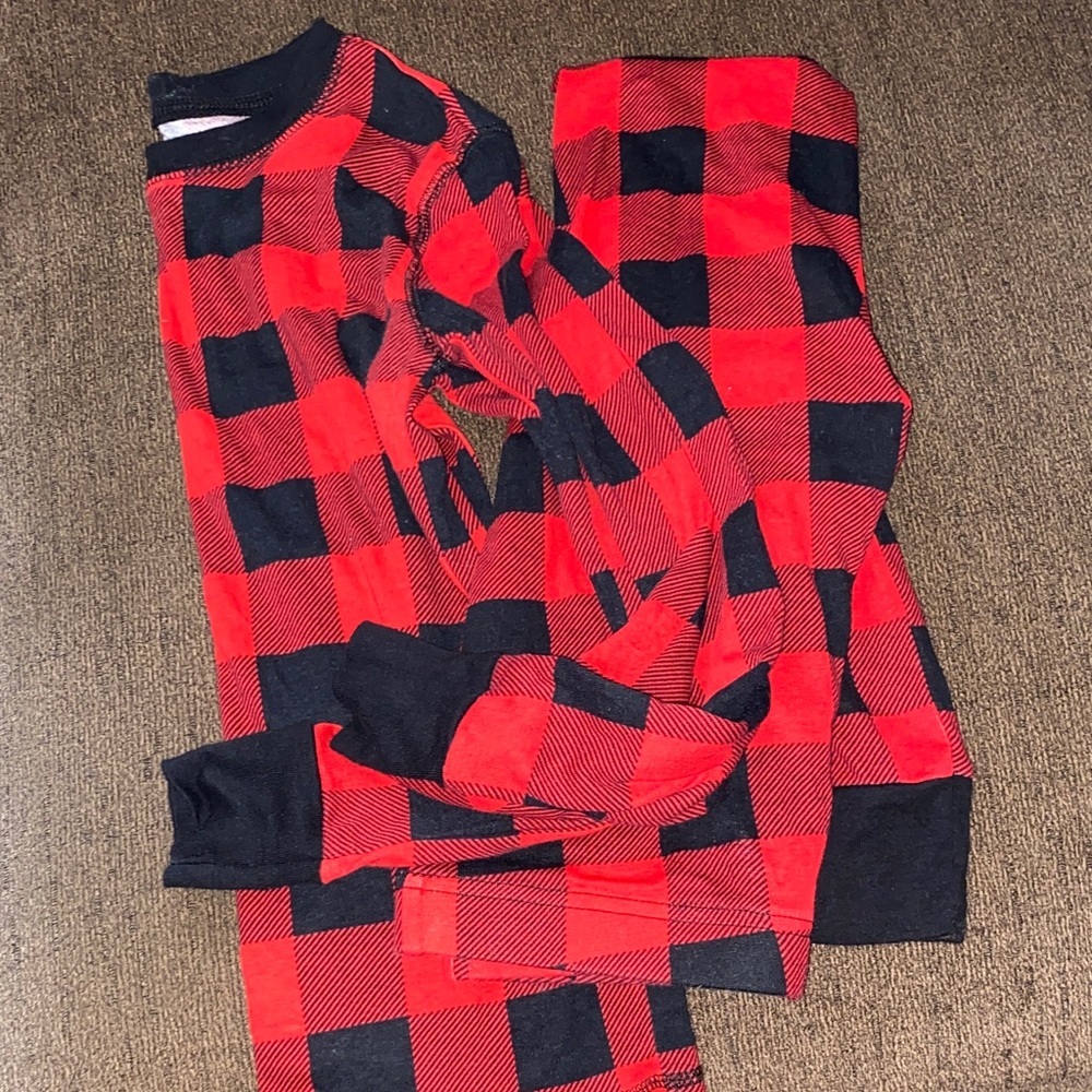 Buffalo plaid kids Pajamas nwot
